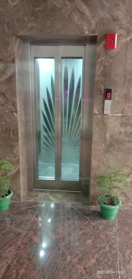 Hotel Kaushik Palace Haridwār Exteriör bild